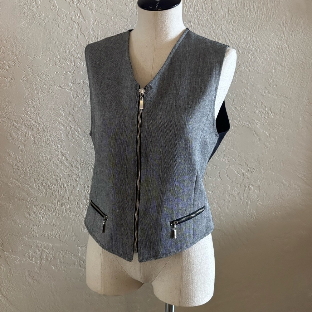 Woman’s Gray Lizsport Petite/ Liz Claiborne Vest Sz 12P